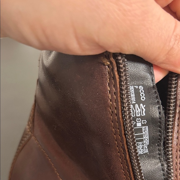 Ecco Women's Brown Leather Ankle Boots - Picture 4 of 7